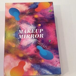 THREE PANEL LED LIGHTED MAKEUP MIRROR